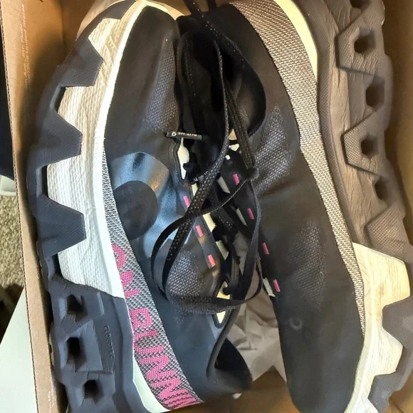 On Running Cloudmonster Hyper W 9.5 running shoe in Iron/Black-with green, pink - Picture 8 of 15